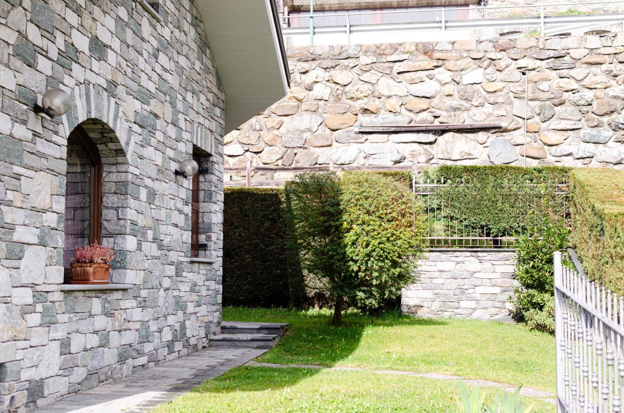 Sarre Skyline Apartment - Relax In Valle D'Аоста Екстериор снимка
